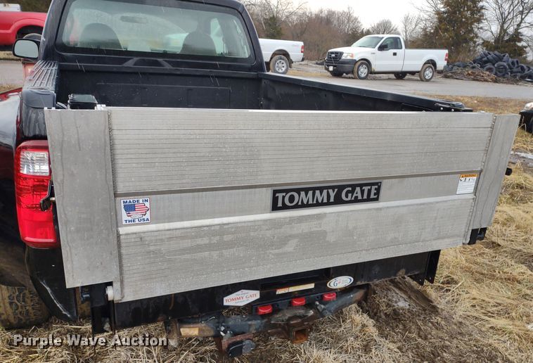 image for item MD9326 2008 Ford F350 Super Duty  pickup truck