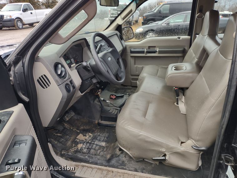 image for item MD9326 2008 Ford F350 Super Duty  pickup truck