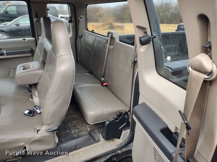 image for item MD9326 2008 Ford F350 Super Duty  pickup truck