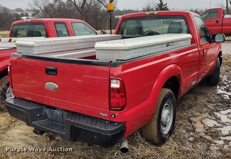 image for item MD9327 2011 Ford F250 Super Duty XL  pickup truck