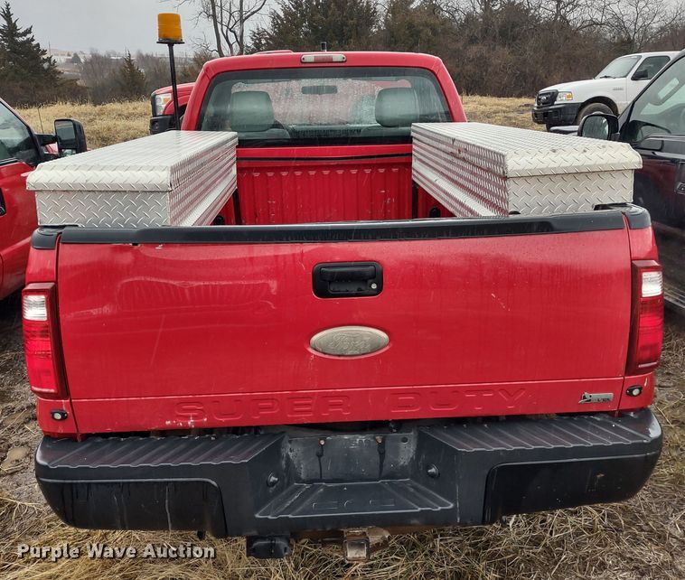 image for item MD9327 2011 Ford F250 Super Duty XL  pickup truck