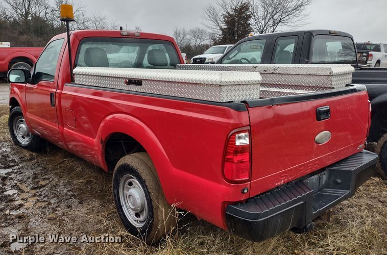 image for item MD9327 2011 Ford F250 Super Duty XL  pickup truck