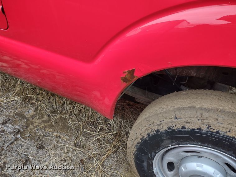 image for item MD9327 2011 Ford F250 Super Duty XL  pickup truck