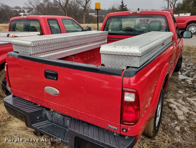 image for item MD9327 2011 Ford F250 Super Duty XL  pickup truck