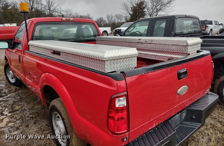 image for item MD9327 2011 Ford F250 Super Duty XL  pickup truck