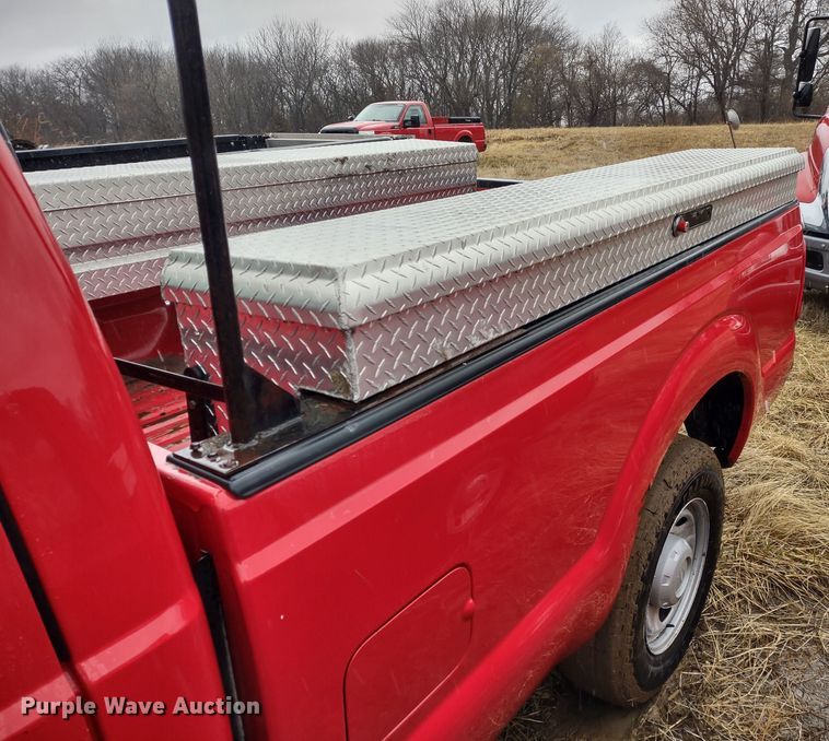 image for item MD9327 2011 Ford F250 Super Duty XL  pickup truck