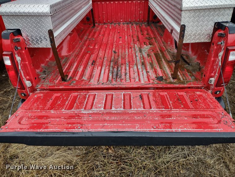 image for item MD9327 2011 Ford F250 Super Duty XL  pickup truck