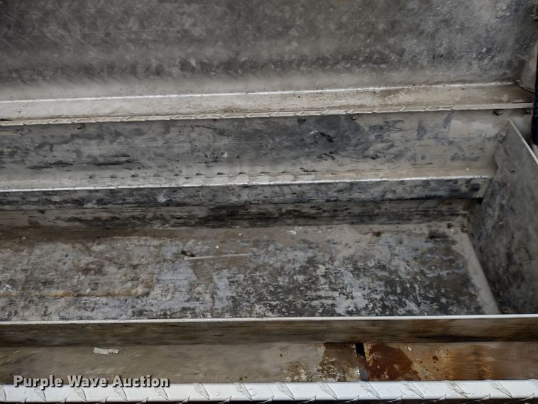 image for item MD9327 2011 Ford F250 Super Duty XL  pickup truck