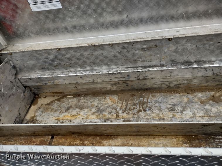 image for item MD9327 2011 Ford F250 Super Duty XL  pickup truck