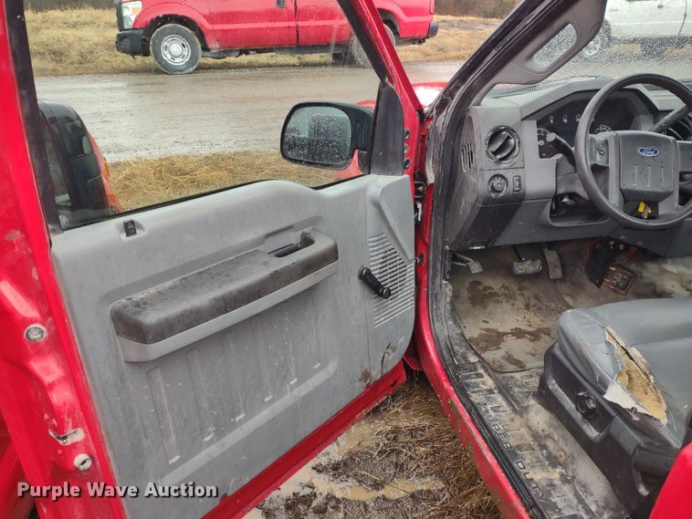 image for item MD9327 2011 Ford F250 Super Duty XL  pickup truck