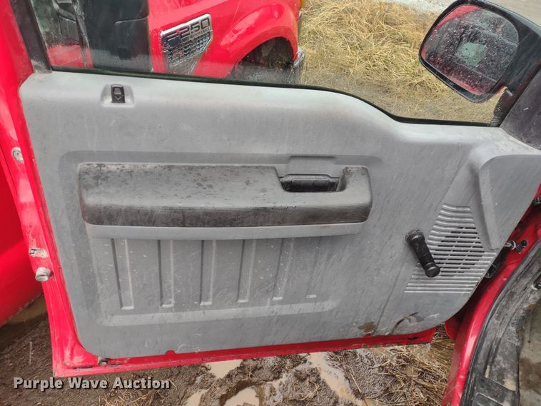 image for item MD9327 2011 Ford F250 Super Duty XL  pickup truck