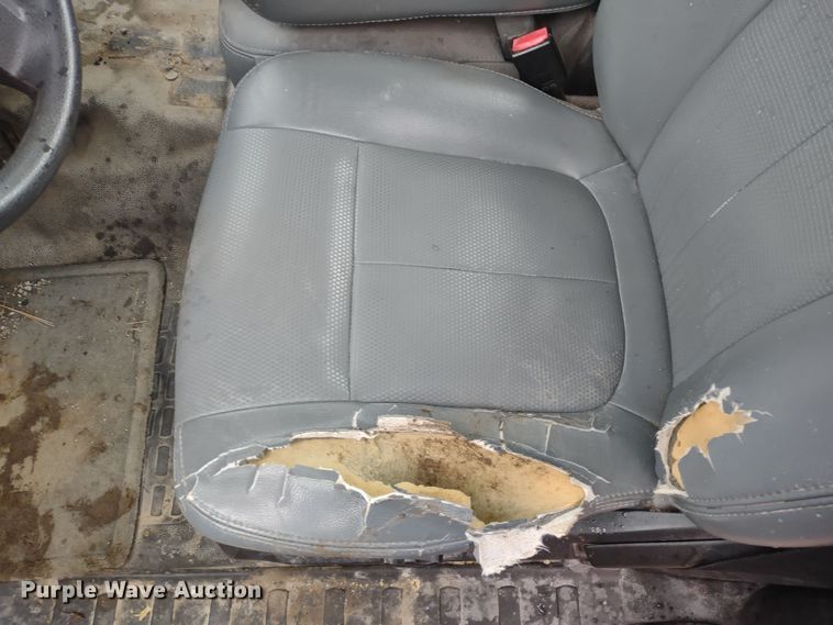 image for item MD9327 2011 Ford F250 Super Duty XL  pickup truck