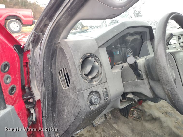 image for item MD9327 2011 Ford F250 Super Duty XL  pickup truck