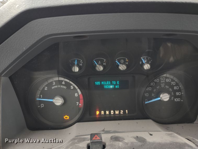 image for item MD9327 2011 Ford F250 Super Duty XL  pickup truck