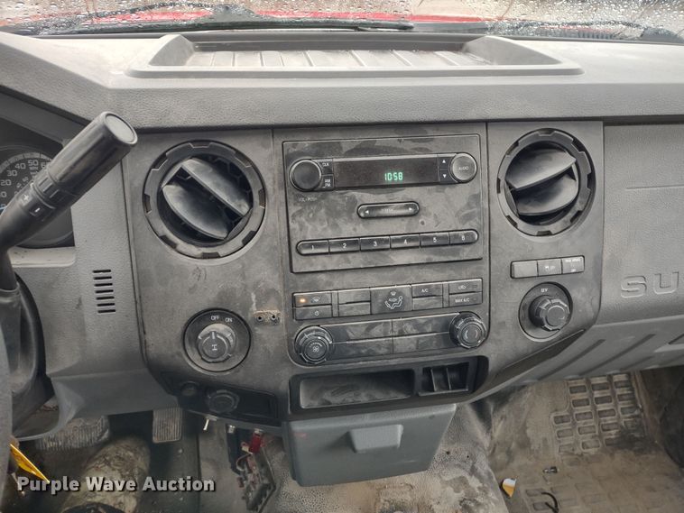 image for item MD9327 2011 Ford F250 Super Duty XL  pickup truck