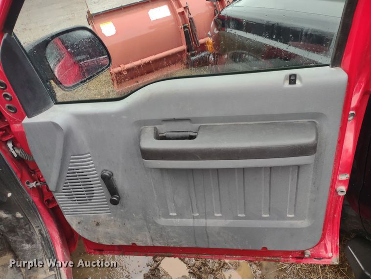 image for item MD9327 2011 Ford F250 Super Duty XL  pickup truck