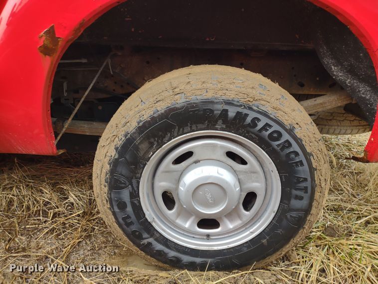 image for item MD9327 2011 Ford F250 Super Duty XL  pickup truck