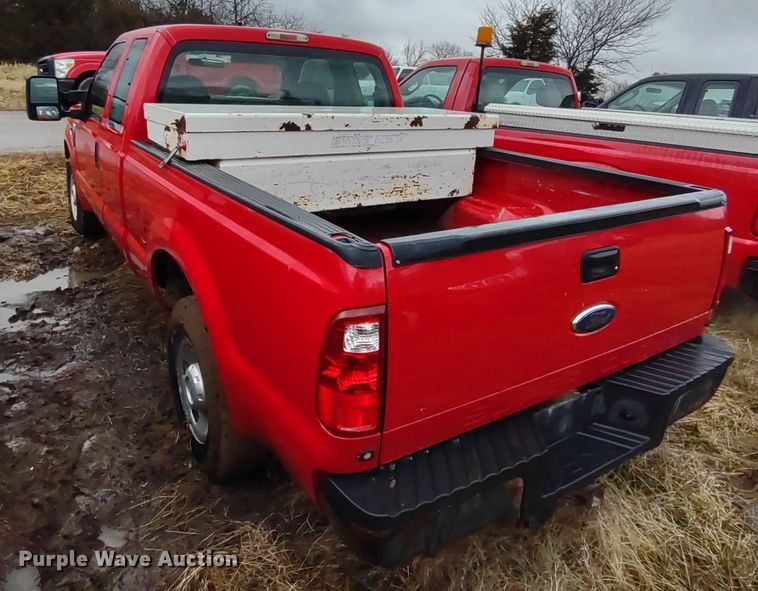 image for item MD9328 2009 Ford F250 Super Duty XL  SuperCab pickup truck