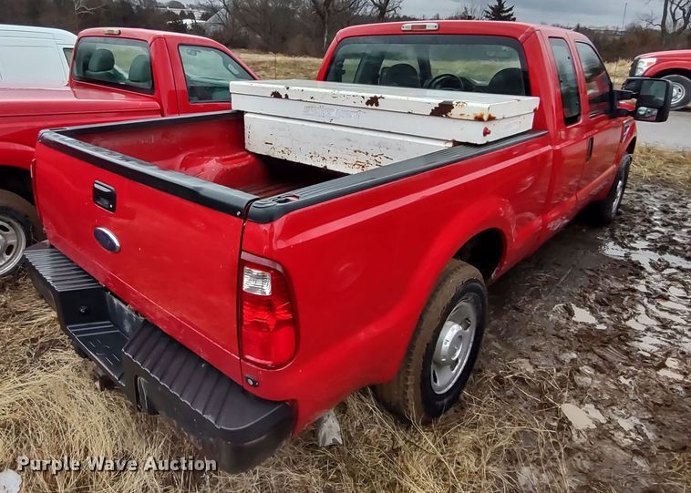 image for item MD9328 2009 Ford F250 Super Duty XL  SuperCab pickup truck