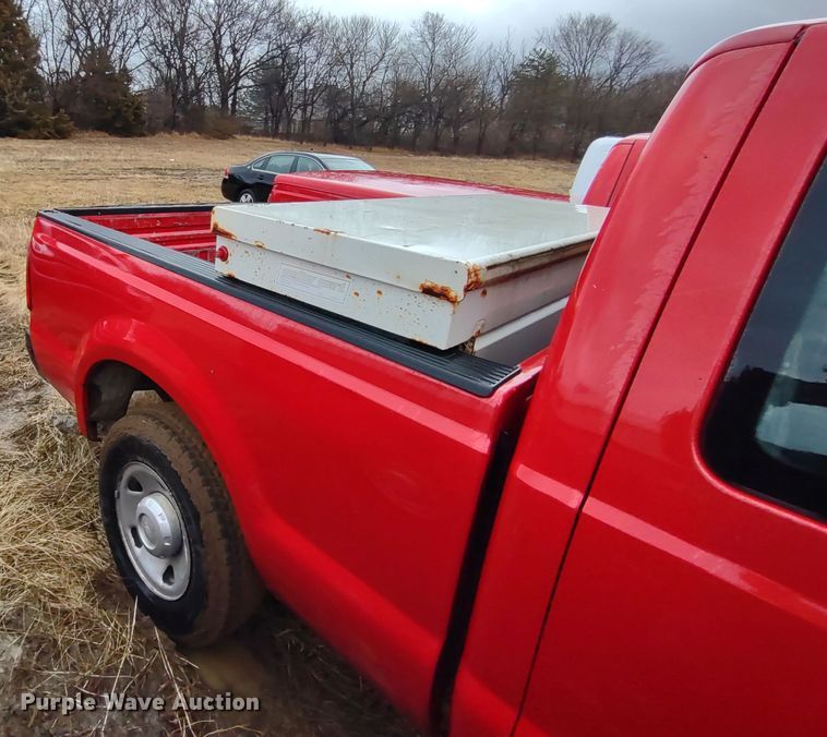 image for item MD9328 2009 Ford F250 Super Duty XL  SuperCab pickup truck