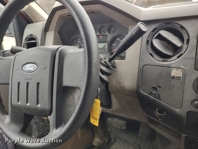 image for item MD9328 2009 Ford F250 Super Duty XL  SuperCab pickup truck