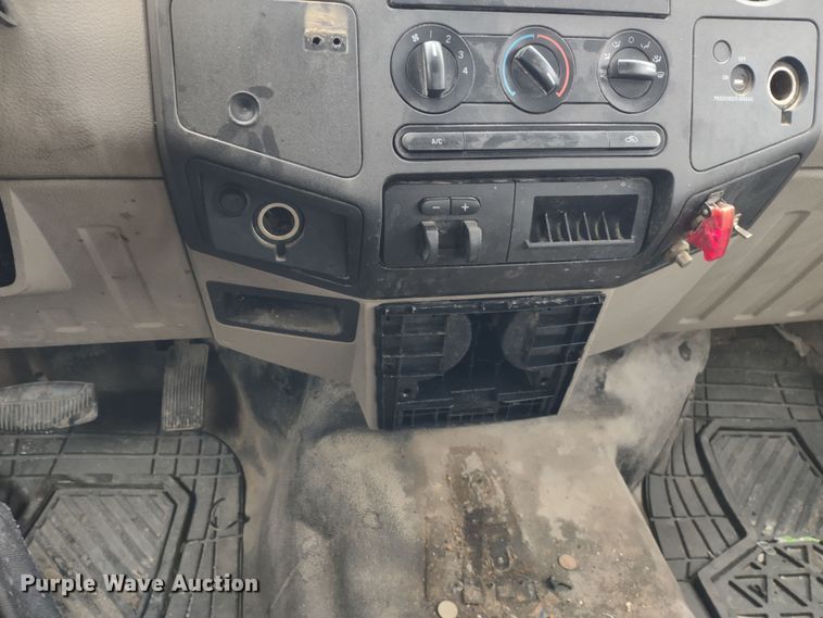 image for item MD9328 2009 Ford F250 Super Duty XL  SuperCab pickup truck