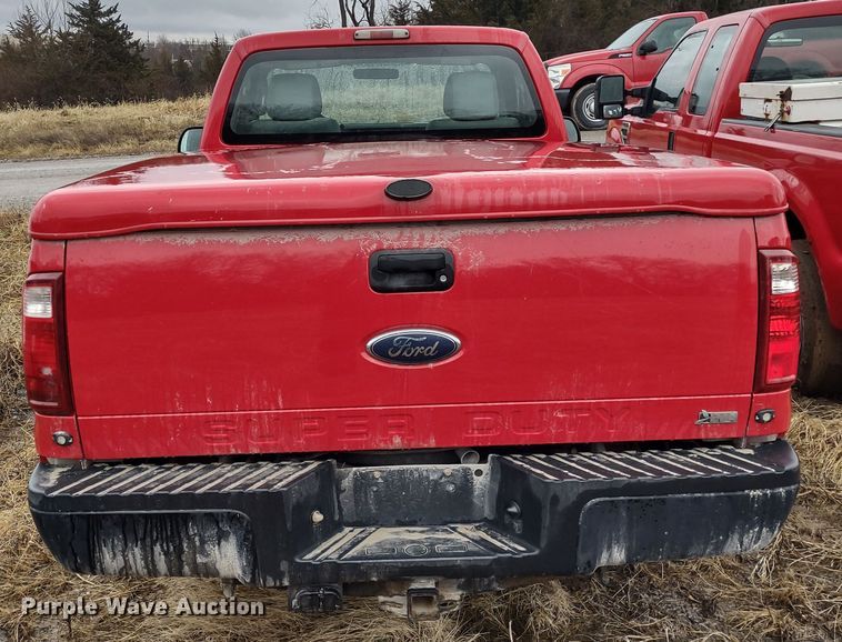 image for item MD9329 2011 Ford F250 Super Duty XL  pickup truck