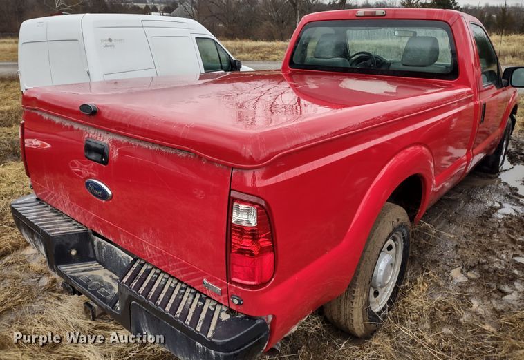 image for item MD9329 2011 Ford F250 Super Duty XL  pickup truck