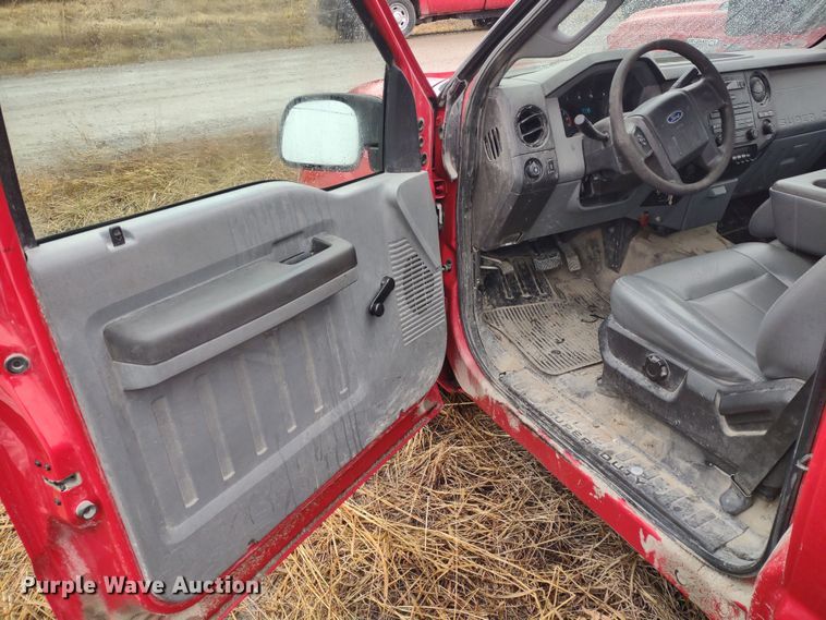 image for item MD9329 2011 Ford F250 Super Duty XL  pickup truck