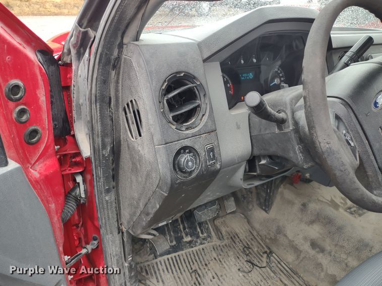 image for item MD9329 2011 Ford F250 Super Duty XL  pickup truck