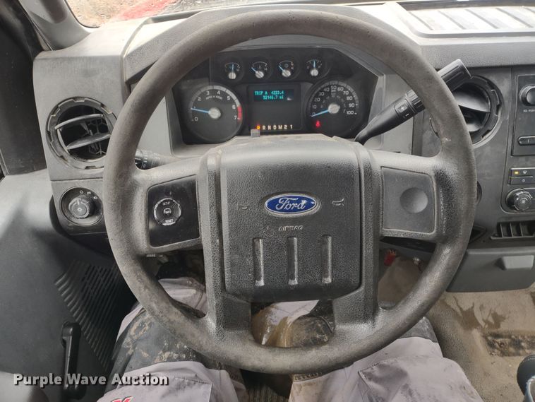 image for item MD9329 2011 Ford F250 Super Duty XL  pickup truck