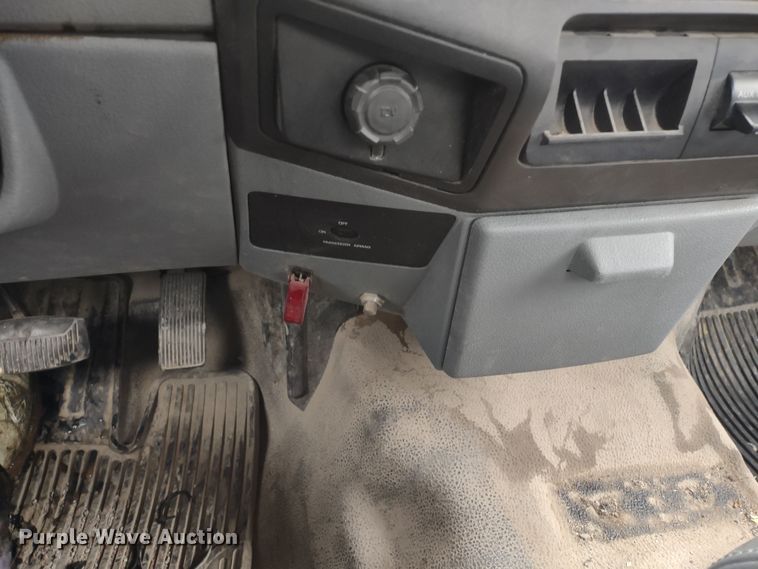 image for item MD9329 2011 Ford F250 Super Duty XL  pickup truck