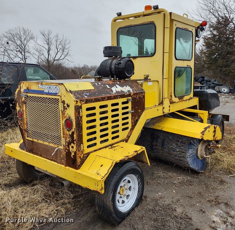 image for item MD9330 2005 Superior DT80C  broom