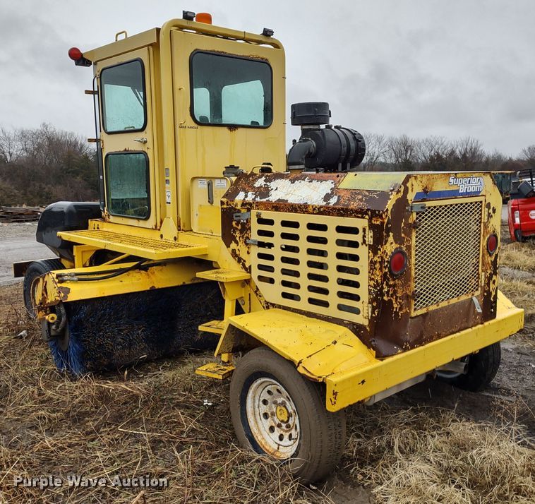 image for item MD9330 2005 Superior DT80C  broom