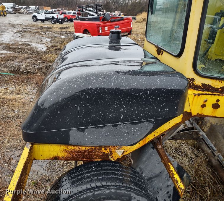 image for item MD9330 2005 Superior DT80C  broom