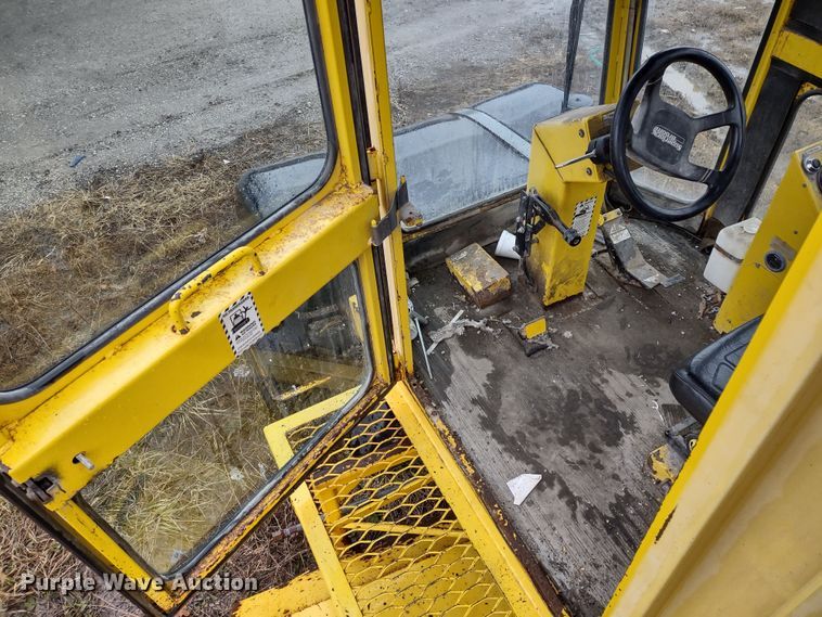 image for item MD9330 2005 Superior DT80C  broom