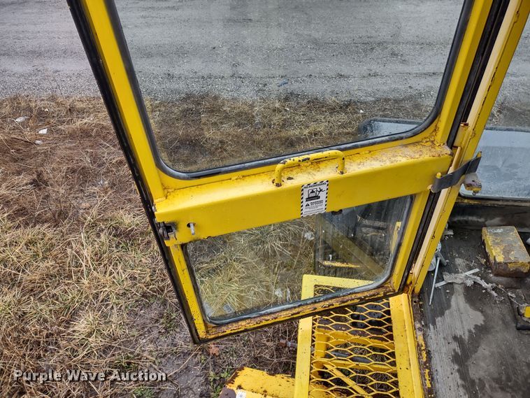 image for item MD9330 2005 Superior DT80C  broom