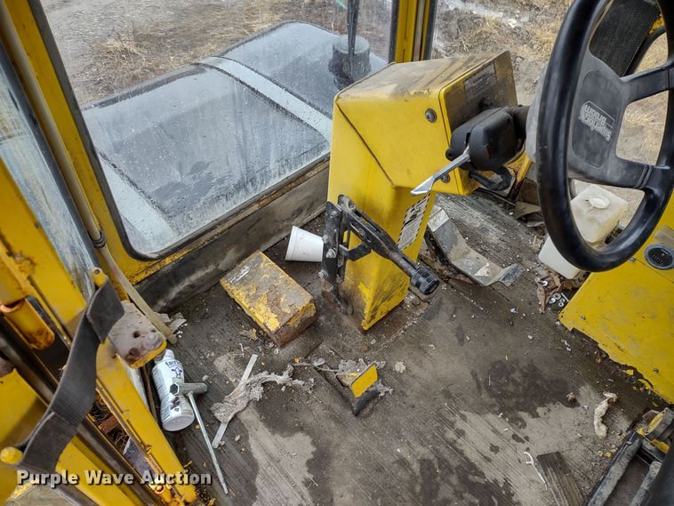 image for item MD9330 2005 Superior DT80C  broom