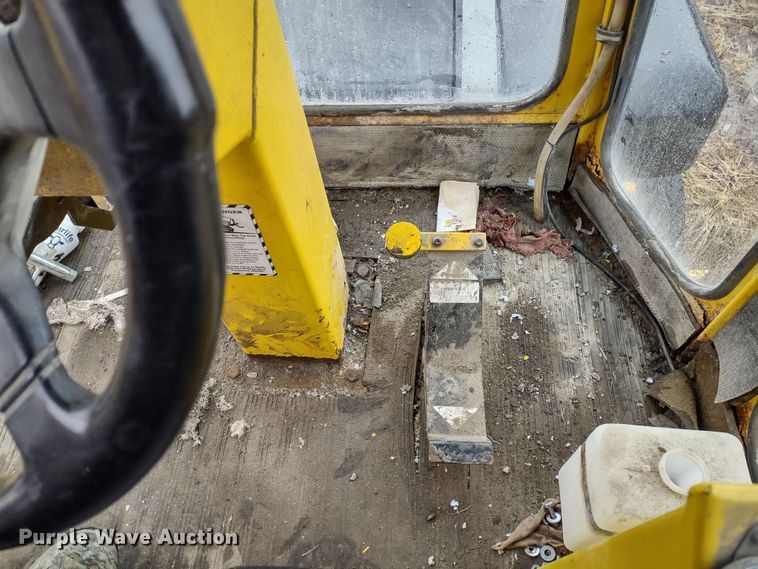 image for item MD9330 2005 Superior DT80C  broom