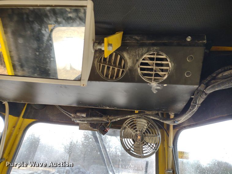 image for item MD9330 2005 Superior DT80C  broom