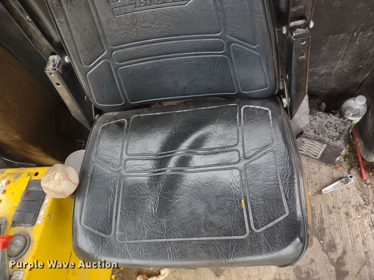 image for item MD9330 2005 Superior DT80C  broom