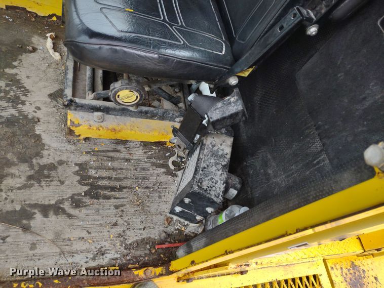 image for item MD9330 2005 Superior DT80C  broom