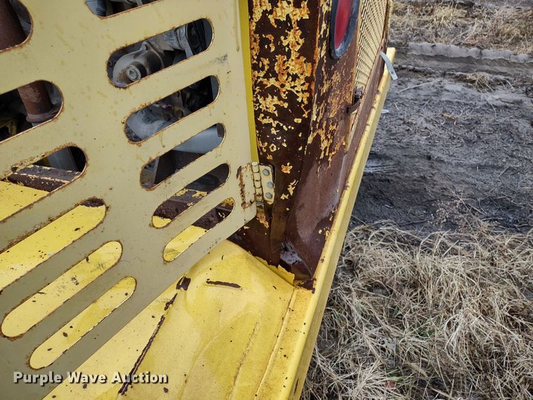 image for item MD9330 2005 Superior DT80C  broom