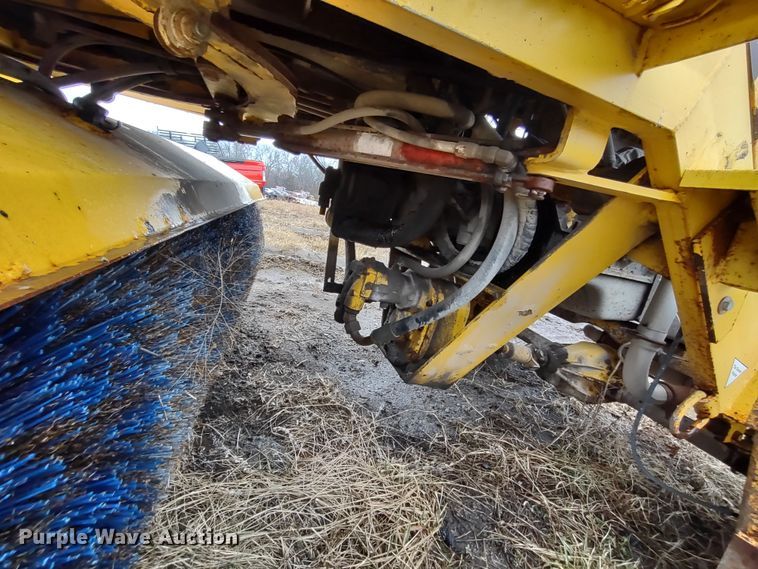 image for item MD9330 2005 Superior DT80C  broom