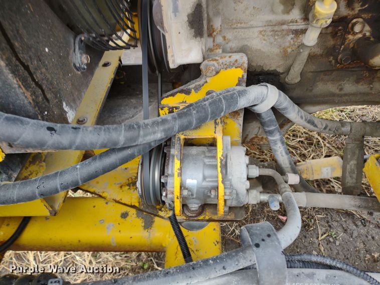 image for item MD9330 2005 Superior DT80C  broom