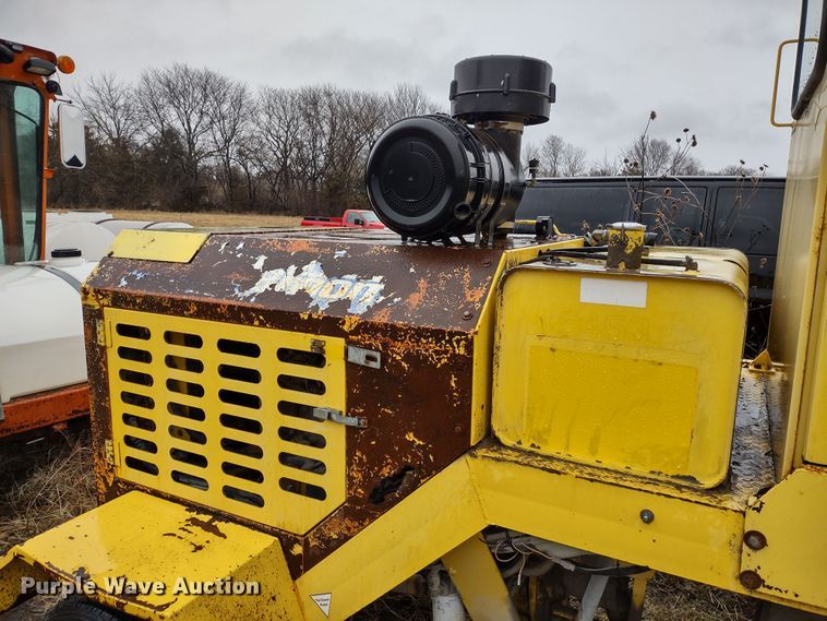 image for item MD9330 2005 Superior DT80C  broom