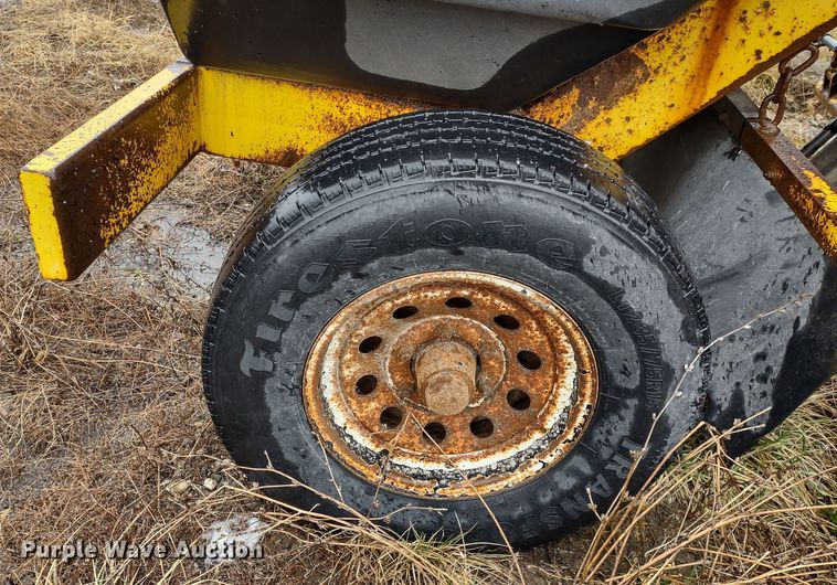 image for item MD9330 2005 Superior DT80C  broom