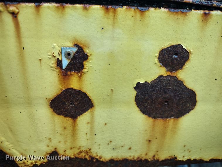 image for item MD9330 2005 Superior DT80C  broom