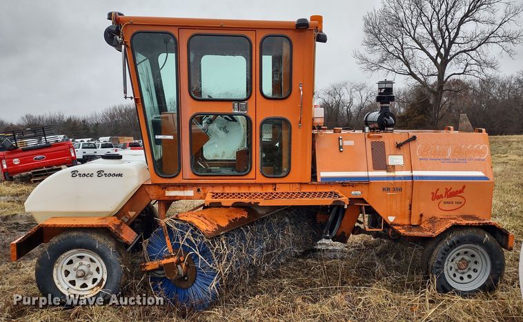 image for item MD9331 2012 Broce KR350  broom