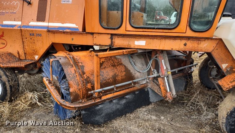 image for item MD9331 2012 Broce KR350  broom